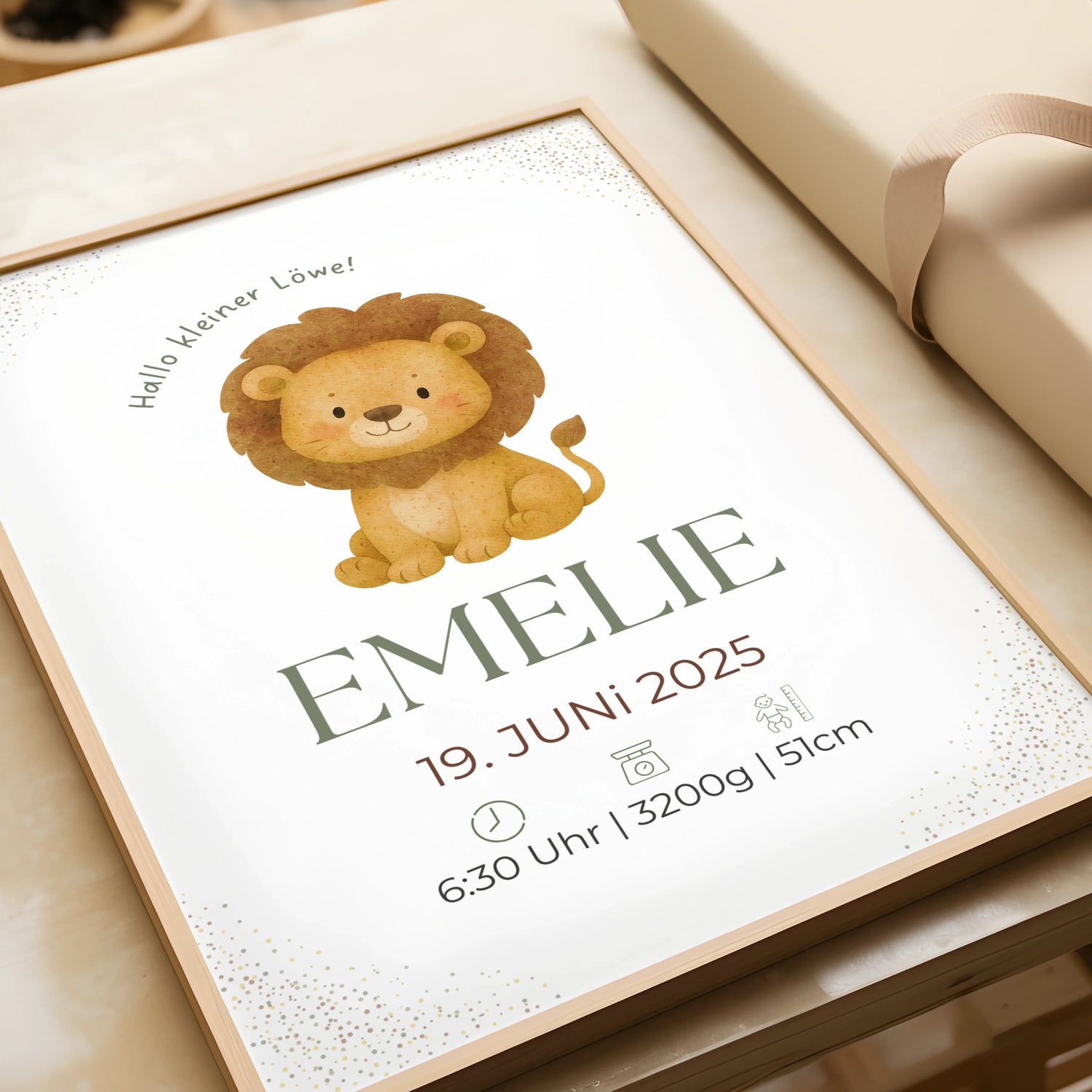 Personalisierte Safari-Geburtsposter mit Löwen für das Kinderzimmer mit personalisiertem Namen und Geburtsdaten.