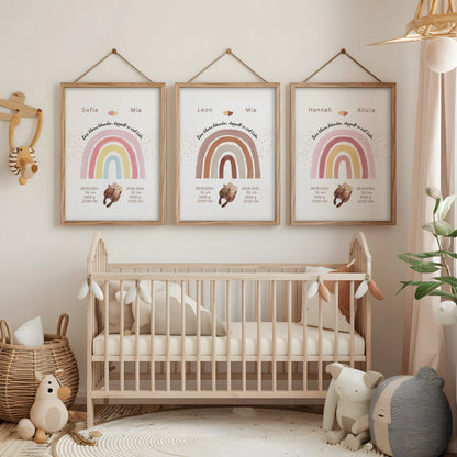 Personalisiertes Geburtsposter für Zwillinge mit Regenbogen und Otter im Babyzimmer, wunderschön dekoriert.