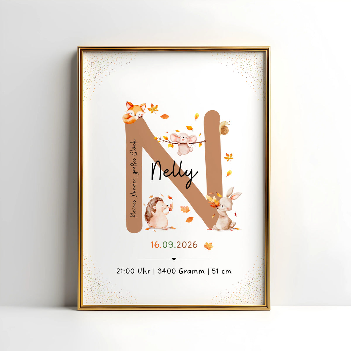 Personalisiertes Buchstabenposter mit einem großen Buchstaben N und herbstlichen Waldtieren für Nelly.