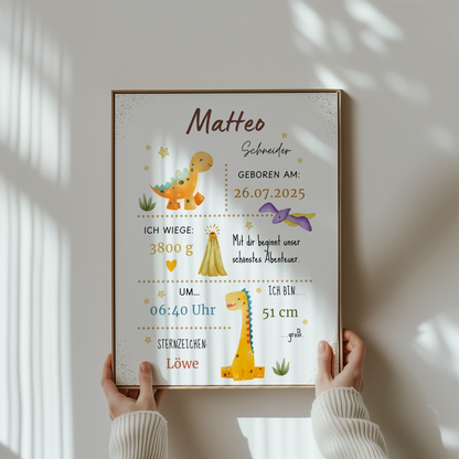 Süßes personalisiertes Geburtsposter mit Dinosaurier zur Geburt von Kibimemories für Jungen und Mädchen